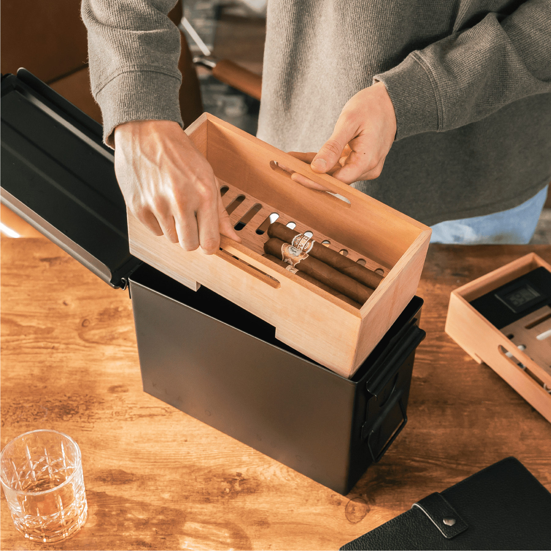 Wholesale The Smoke Can - Black 50 Cal Humidor